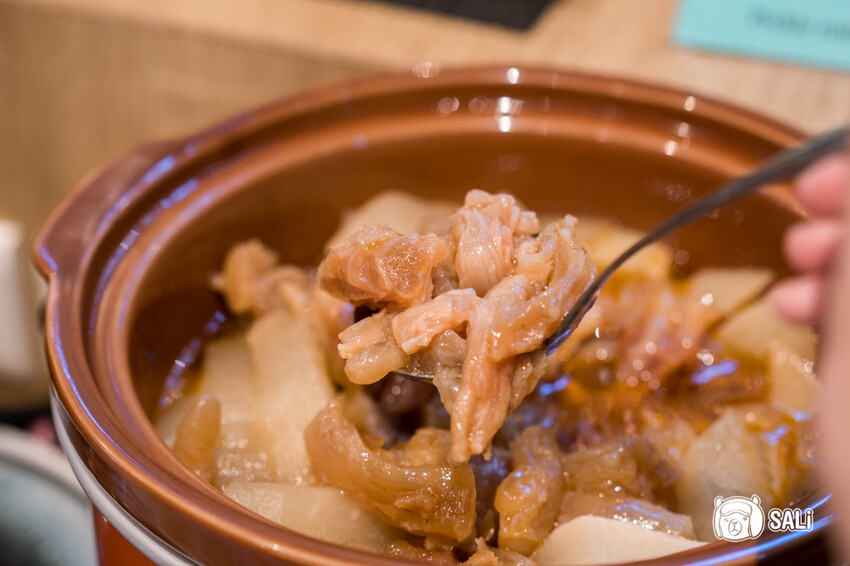 圓頭肉乾金城榮泰店｜金門美食，創始鮮沖溫體酒糟牛肉麵，小菜吃到飽