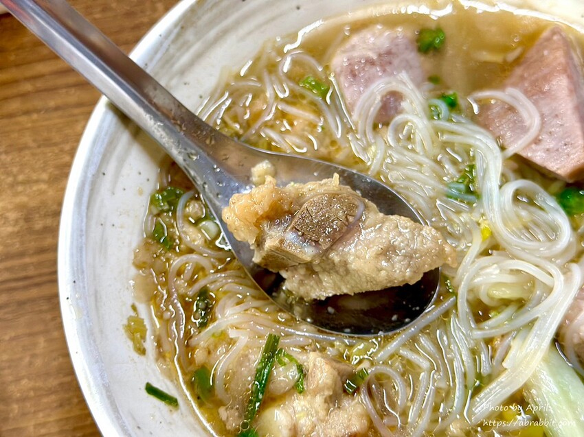 向上市場芋頭米粉-必吃的在地無名麵店