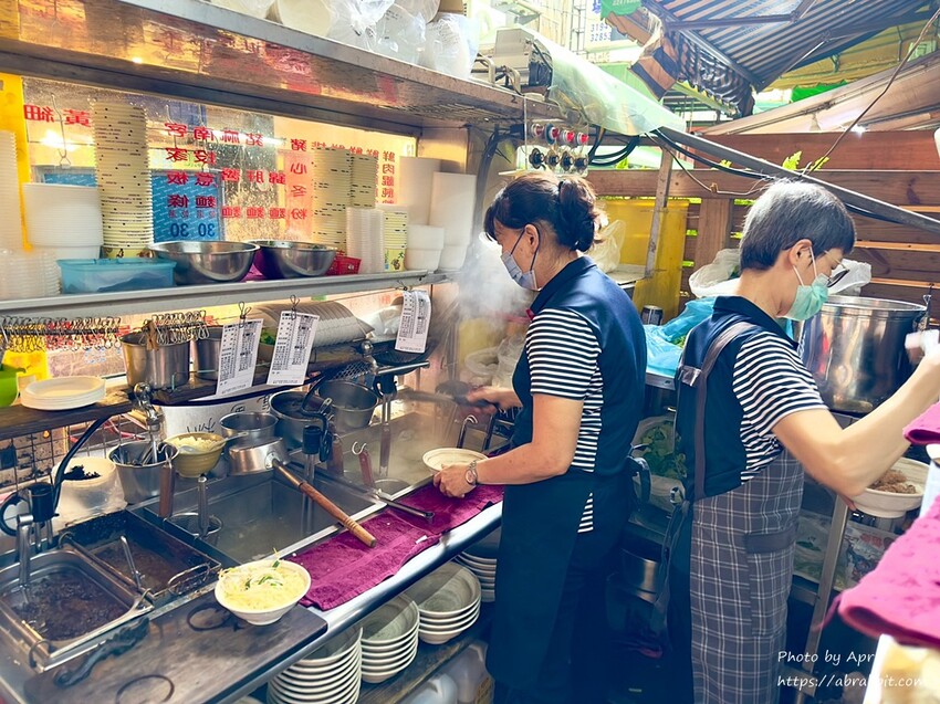 向上市場芋頭米粉-必吃的在地無名麵店