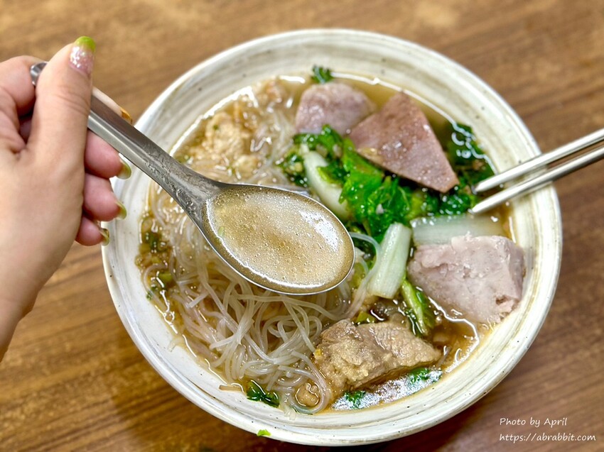 向上市場芋頭米粉-必吃的在地無名麵店