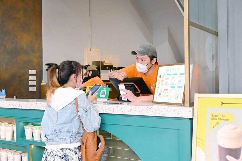 彰化人氣港式飲料店 彰化最厚氣墊奶蓋必喝 絲襪奶茶/仙草凍鮮乳推薦_永利茶檔