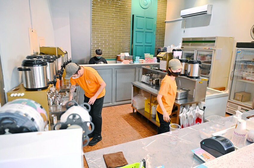 彰化人氣港式飲料店 彰化最厚氣墊奶蓋必喝 絲襪奶茶/仙草凍鮮乳推薦_永利茶檔