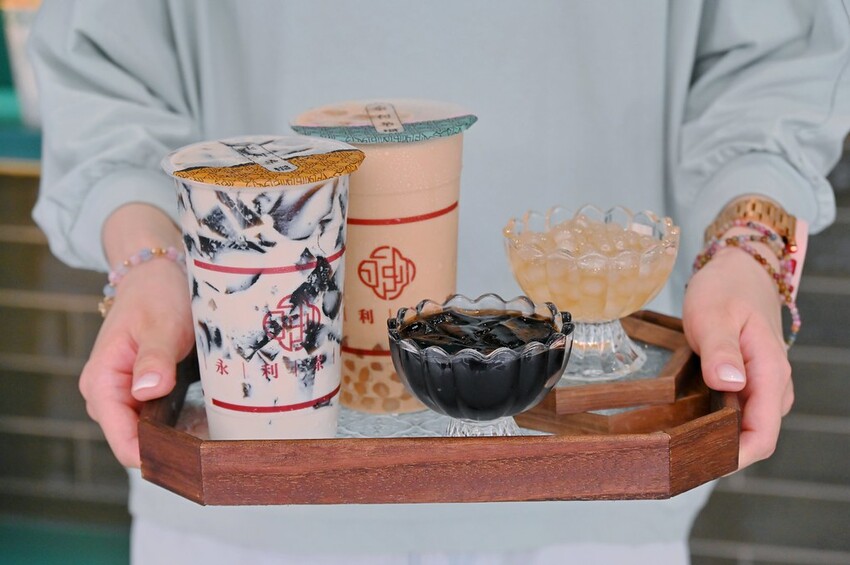 彰化人氣港式飲料店 彰化最厚氣墊奶蓋必喝 絲襪奶茶/仙草凍鮮乳推薦_永利茶檔