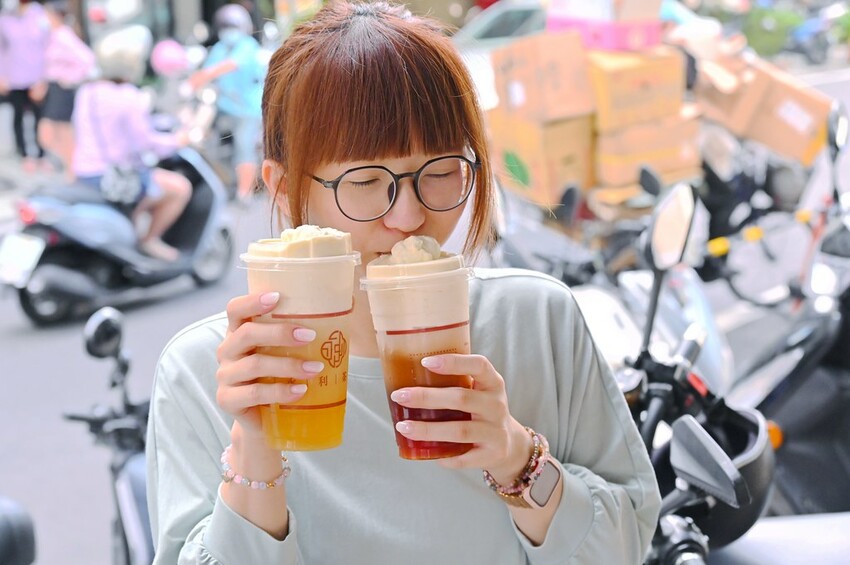 彰化人氣港式飲料店 彰化最厚氣墊奶蓋必喝 絲襪奶茶/仙草凍鮮乳推薦_永利茶檔