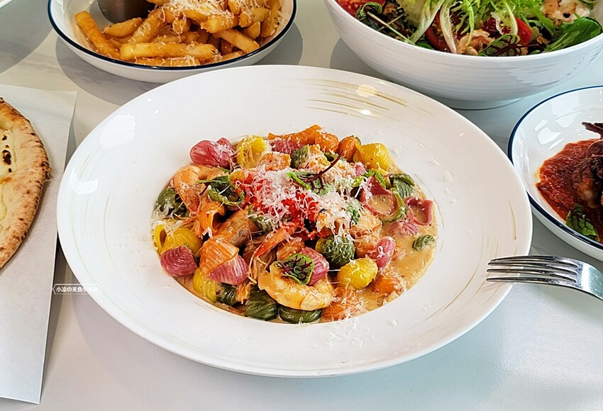 Dambino 丹比諾 LaLaport台中店｜手工義大利麵、7種麵款任你選、強推繽紛貝殼麵、燉飯、窯烤披薩也必吃！！