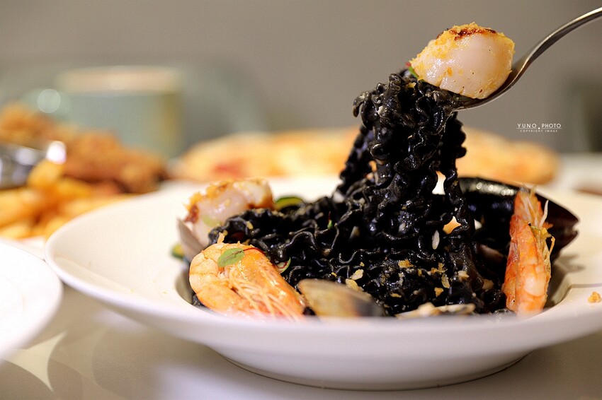 竹北最強義式餐廳進駐台中三井Lalaport！主打多款手工義大利麵體＆手工窯烤披薩｜Dambino丹比諾 (台中Lalap