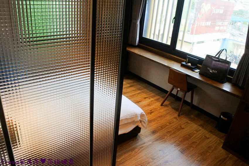 台中飯店【一中漫走】超近台中公園／一中商圈.步行五分鐘精華逛街區.大窗景採光一級棒│台中旅店│台中火車站 - Fresa芙芮莎♥莎旅憶食