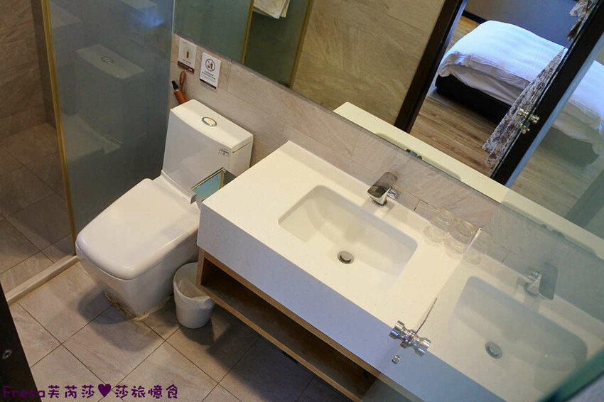 台中飯店【一中漫走】超近台中公園／一中商圈.步行五分鐘精華逛街區.大窗景採光一級棒│台中旅店│台中火車站 - Fresa芙芮莎♥莎旅憶食