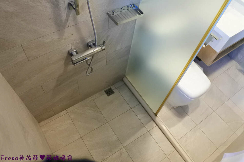 台中飯店【一中漫走】超近台中公園／一中商圈.步行五分鐘精華逛街區.大窗景採光一級棒│台中旅店│台中火車站 - Fresa芙芮莎♥莎旅憶食