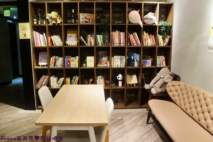 台中飯店【一中漫走】超近台中公園／一中商圈.步行五分鐘精華逛街區.大窗景採光一級棒│台中旅店│台中火車站 - Fresa芙芮莎♥莎旅憶食