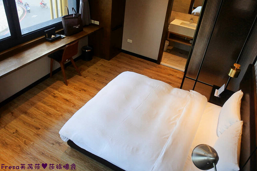 台中飯店【一中漫走】超近台中公園／一中商圈.步行五分鐘精華逛街區.大窗景採光一級棒│台中旅店│台中火車站 - Fresa芙芮莎♥莎旅憶食