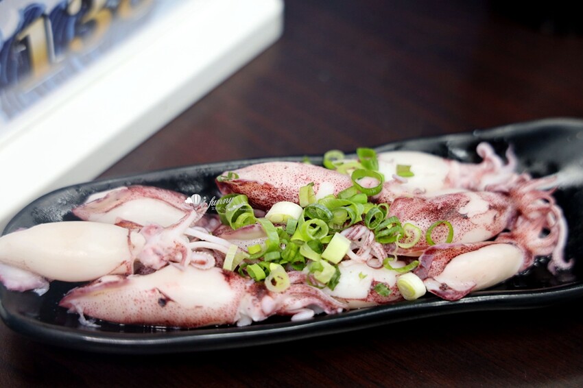 台中美食推薦粥狂浮誇雙龍海鮮粥向上店，龍出海必吃。