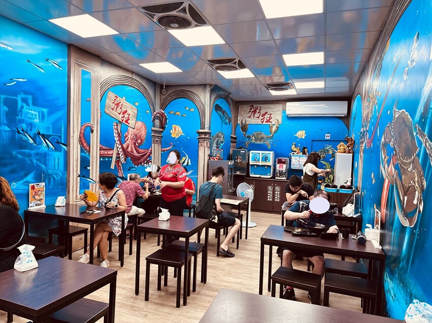 台中美食推薦粥狂浮誇雙龍海鮮粥向上店，龍出海必吃。