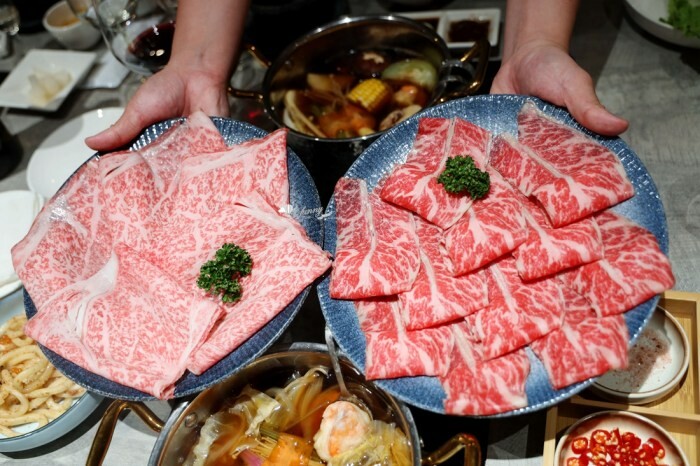 台中美食推薦粥狂浮誇雙龍海鮮粥向上店，龍出海必吃。