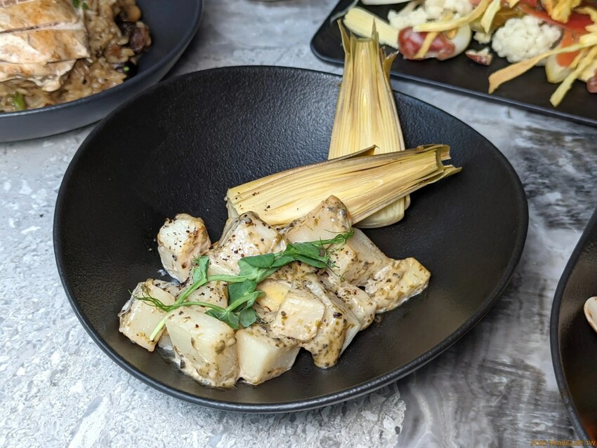 Luxy Vivid Bistro 餐酒館|公益路新開幕奢華夢幻頂級餐酒館!超浮誇豪華餐點絕對滿足你的味蕾!台中餐酒推薦、公益路餐酒推薦、公益路餐廳推薦、南屯餐酒推薦 - 佛系旅遊筆記