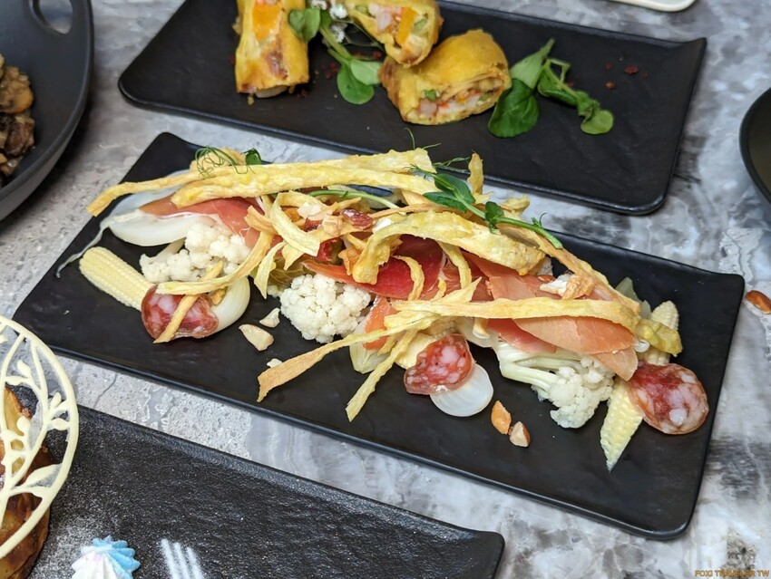 Luxy Vivid Bistro 餐酒館|公益路新開幕奢華夢幻頂級餐酒館!超浮誇豪華餐點絕對滿足你的味蕾!台中餐酒推薦、公益路餐酒推薦、公益路餐廳推薦、南屯餐酒推薦 - 佛系旅遊筆記