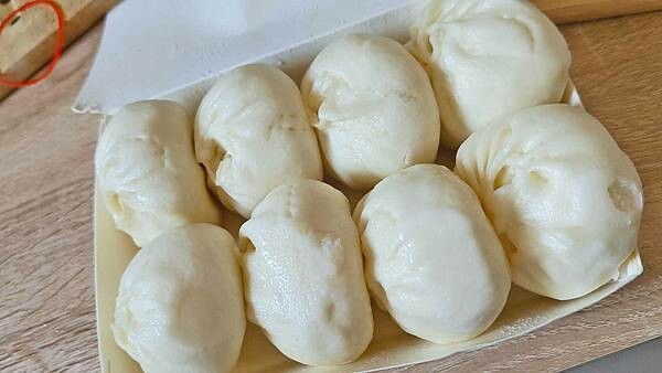 龍口小籠包｜比一般大三倍以上的超大顆小籠包，吃起來超有爽度