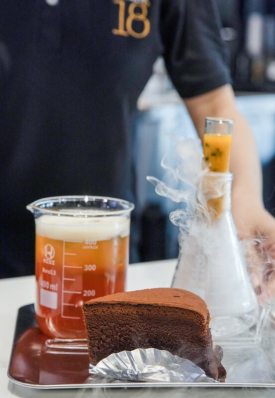 【南投咖啡甜點拌手禮】Feeling 18 LAB.埔里名店18度C巧克力工房2023全新品牌.咖啡x可頌麵包x精品甜點x伴手