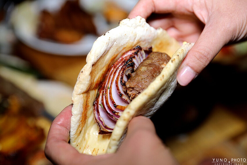 台中市西區全台唯一700款啤酒長廊！用各國精釀啤酒環遊世界 歐陸料理美食饗宴｜ABV地中海餐酒館台中概念店(台中西區餐