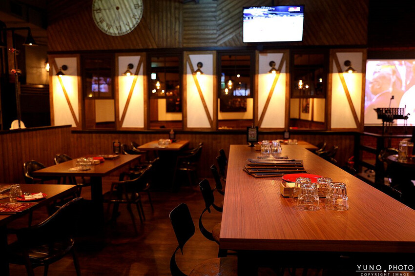 台中市西區全台唯一700款啤酒長廊！用各國精釀啤酒環遊世界 歐陸料理美食饗宴｜ABV地中海餐酒館台中概念店(台中西區餐