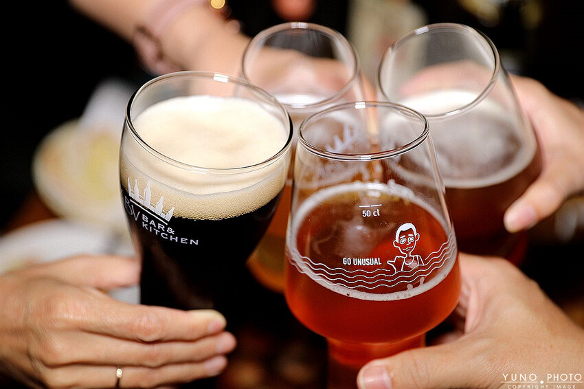 台中市西區全台唯一700款啤酒長廊！用各國精釀啤酒環遊世界 歐陸料理美食饗宴｜ABV地中海餐酒館台中概念店(台中西區餐