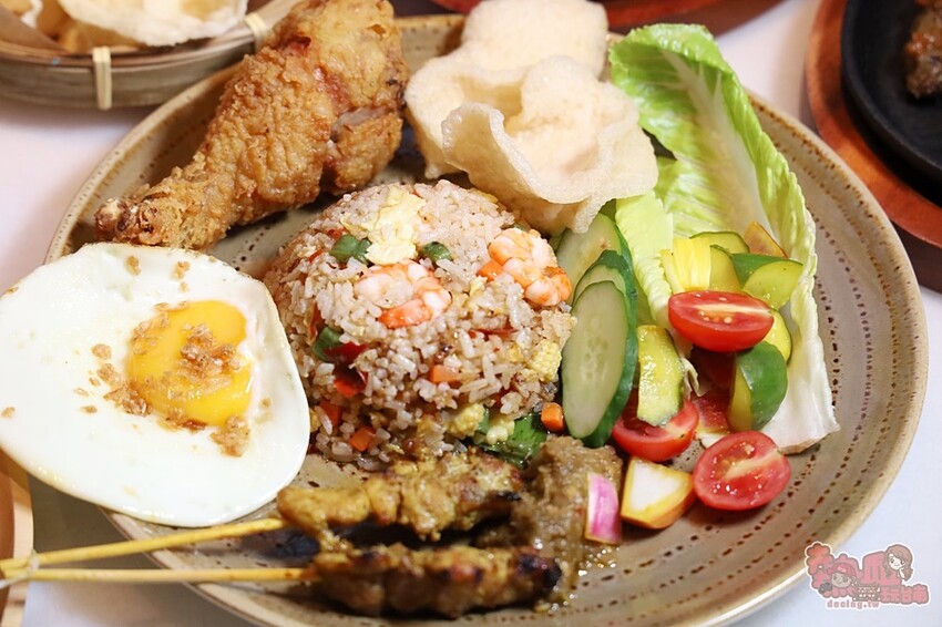 【高雄美食】HAWKER好客餐廳！全台最美南洋風餐館，馬來西亞主廚帶你吃道地街邊美食~ - 熱血玩台南。跳躍新世界