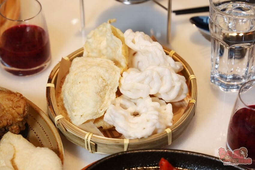 【高雄美食】HAWKER好客餐廳！全台最美南洋風餐館，馬來西亞主廚帶你吃道地街邊美食~ - 熱血玩台南。跳躍新世界