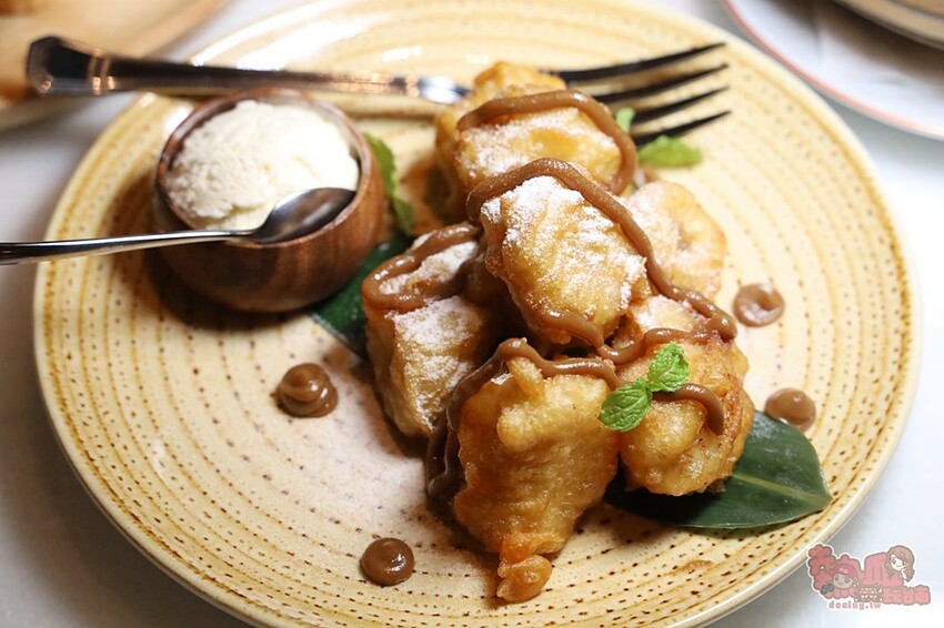 【高雄美食】HAWKER好客餐廳！全台最美南洋風餐館，馬來西亞主廚帶你吃道地街邊美食~ - 熱血玩台南。跳躍新世界