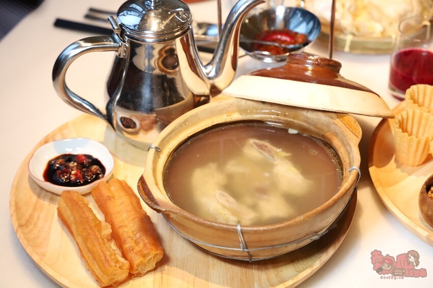 【高雄美食】HAWKER好客餐廳！全台最美南洋風餐館，馬來西亞主廚帶你吃道地街邊美食~ - 熱血玩台南。跳躍新世界