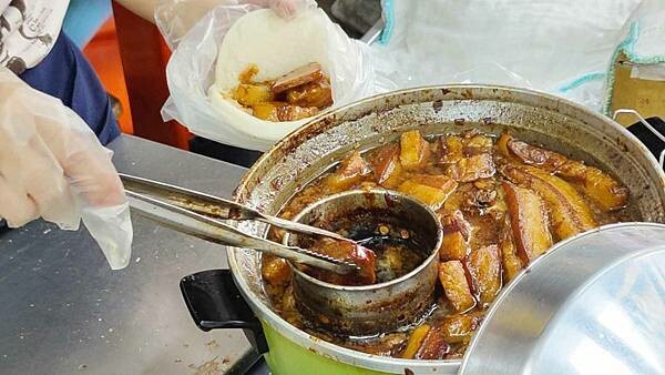 古早味潤餅割包|比米其林還要更厲害的刈包店!評價超級爆高