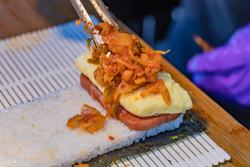 高雄美食 – 初陽握飯糰 x 武廟街口驚現美味日本國民美食小吃！