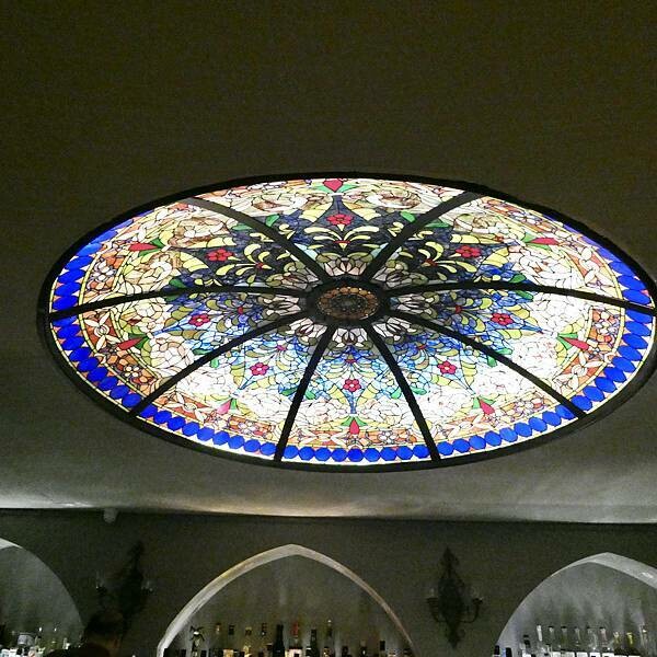 台北車站附近酒吧推薦/北車酒吧同位素為概念的酒吧-Isotope Bar/很有歐式教堂的感受/很有質感很有氣氛/我與