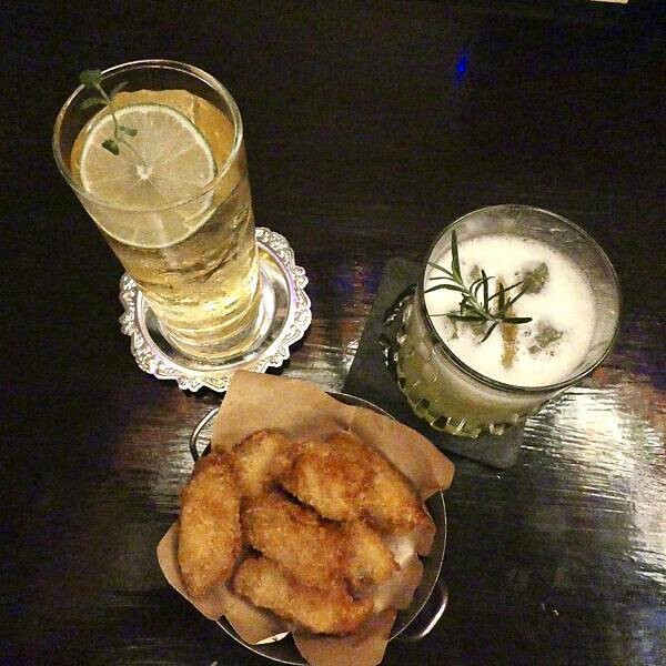 台北車站附近酒吧推薦/北車酒吧同位素為概念的酒吧-Isotope Bar/很有歐式教堂的感受/很有質感很有氣氛/我與