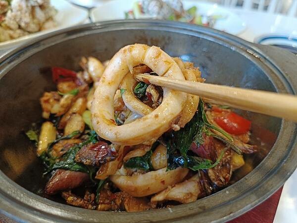 [ 新竹海鮮餐廳 ] 千八料亭-八海宴。鮮嫩的活海鮮料理有著味覺的饗宴滿滿正港的海味/日本鹽烤黑喉魚/慶生聚餐好去處/南寮漁港