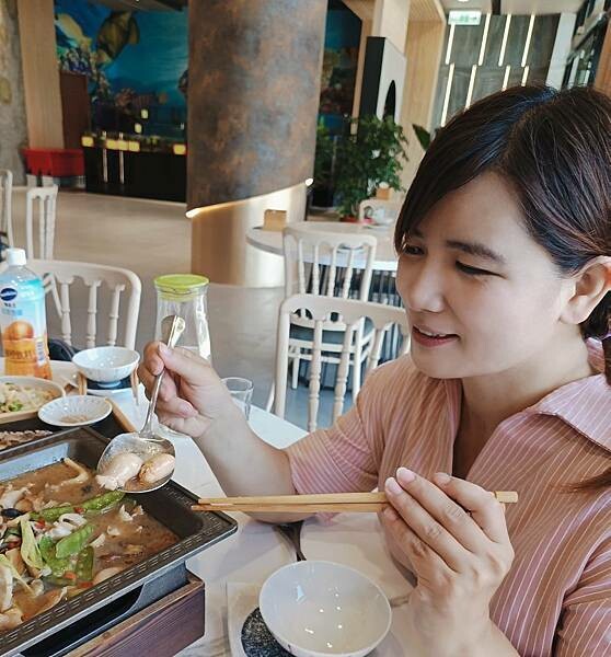 [ 新竹海鮮餐廳 ] 千八料亭-八海宴。鮮嫩的活海鮮料理有著味覺的饗宴滿滿正港的海味/日本鹽烤黑喉魚/慶生聚餐好去處/南寮漁港