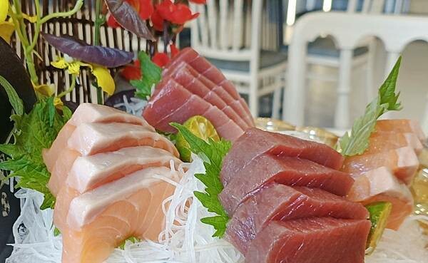 [ 新竹海鮮餐廳 ] 千八料亭-八海宴。鮮嫩的活海鮮料理有著味覺的饗宴滿滿正港的海味/日本鹽烤黑喉魚/慶生聚餐好去處/南寮漁港