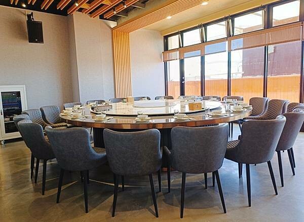 [ 新竹海鮮餐廳 ] 千八料亭-八海宴。鮮嫩的活海鮮料理有著味覺的饗宴滿滿正港的海味/日本鹽烤黑喉魚/慶生聚餐好去處/南寮漁港