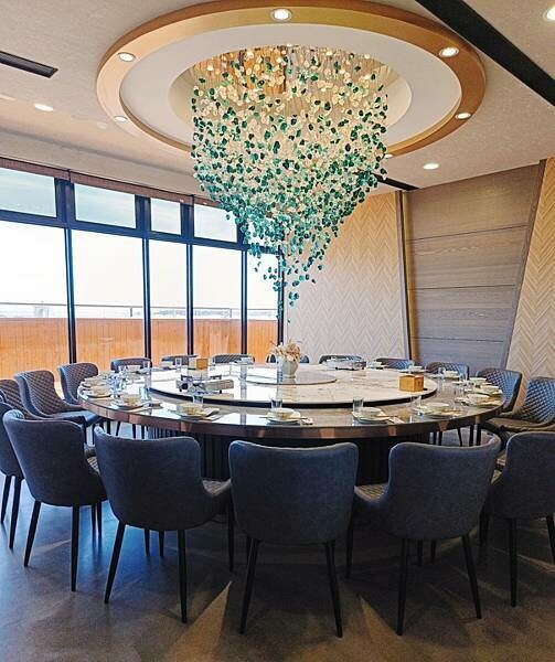 [ 新竹海鮮餐廳 ] 千八料亭-八海宴。鮮嫩的活海鮮料理有著味覺的饗宴滿滿正港的海味/日本鹽烤黑喉魚/慶生聚餐好去處/南寮漁港