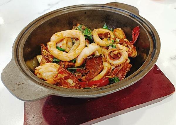 [ 新竹海鮮餐廳 ] 千八料亭-八海宴。鮮嫩的活海鮮料理有著味覺的饗宴滿滿正港的海味/日本鹽烤黑喉魚/慶生聚餐好去處/南寮漁港