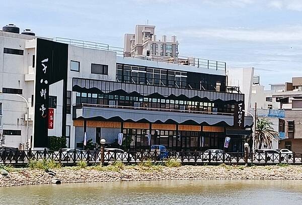 [ 新竹海鮮餐廳 ] 千八料亭-八海宴。鮮嫩的活海鮮料理有著味覺的饗宴滿滿正港的海味/日本鹽烤黑喉魚/慶生聚餐好去處/南寮漁港