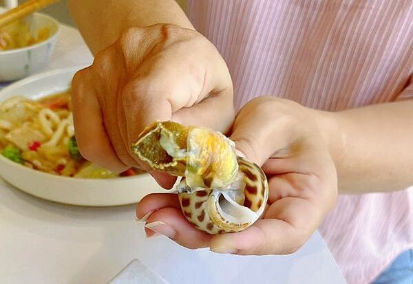 [ 新竹海鮮餐廳 ] 千八料亭-八海宴。鮮嫩的活海鮮料理有著味覺的饗宴滿滿正港的海味/日本鹽烤黑喉魚/慶生聚餐好去處/南寮漁港