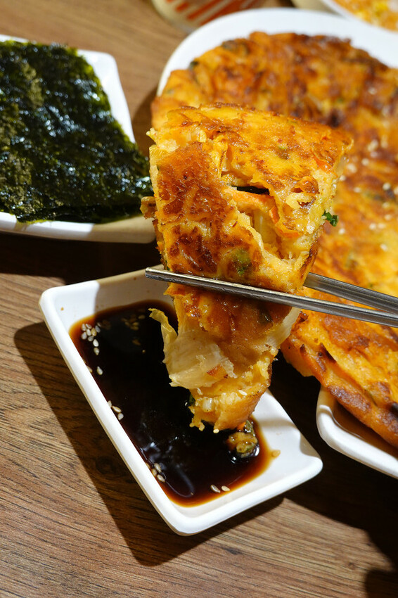 有免費茶飲的好吃西門町韓式料理個人套餐、西門韓式個人鍋物-釜山順豆腐，一個人就能開吃的平價韓式料理套餐