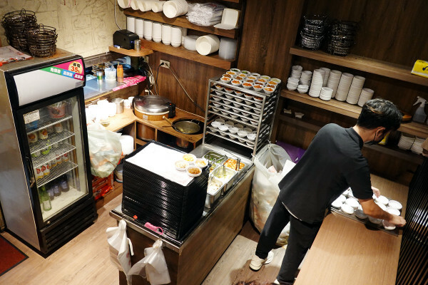 有免費茶飲的好吃西門町韓式料理個人套餐、西門韓式個人鍋物-釜山順豆腐，一個人就能開吃的平價韓式料理套餐