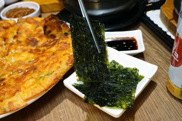 有免費茶飲的好吃西門町韓式料理個人套餐、西門韓式個人鍋物-釜山順豆腐，一個人就能開吃的平價韓式料理套餐