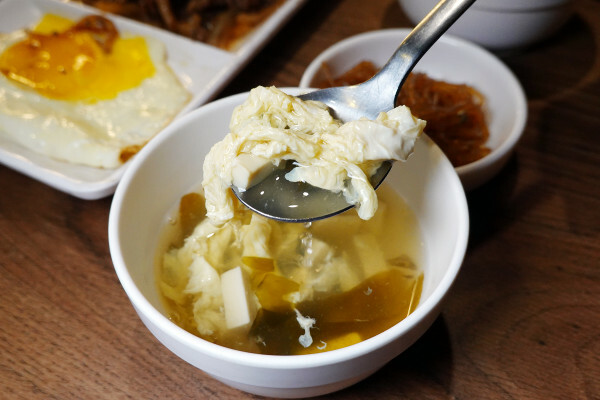 有免費茶飲的好吃西門町韓式料理個人套餐、西門韓式個人鍋物-釜山順豆腐，一個人就能開吃的平價韓式料理套餐