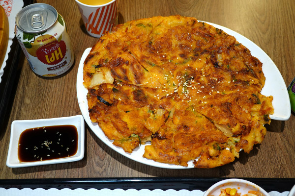 有免費茶飲的好吃西門町韓式料理個人套餐、西門韓式個人鍋物-釜山順豆腐，一個人就能開吃的平價韓式料理套餐