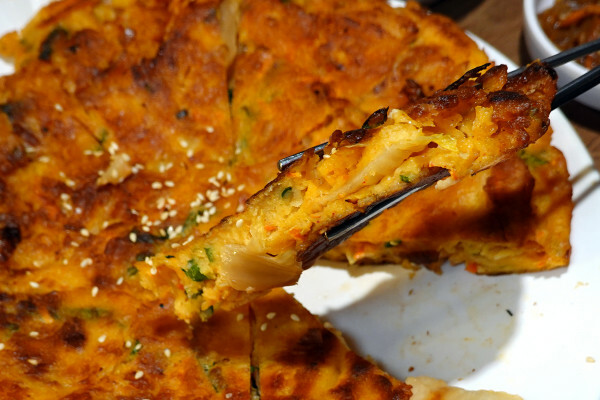 有免費茶飲的好吃西門町韓式料理個人套餐、西門韓式個人鍋物-釜山順豆腐，一個人就能開吃的平價韓式料理套餐