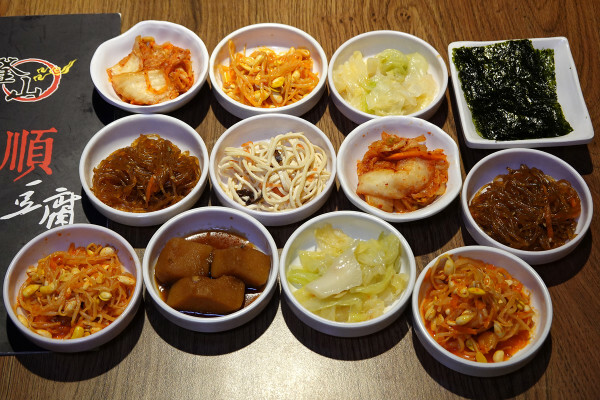 有免費茶飲的好吃西門町韓式料理個人套餐、西門韓式個人鍋物-釜山順豆腐，一個人就能開吃的平價韓式料理套餐