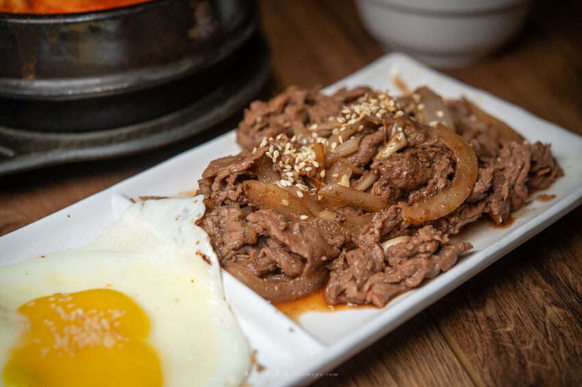 釜山順豆腐西門店|30年韓國料理老字號,從學生時期吃到現在口味依舊好吃,三人套餐超澎湃一人來吃也沒有問