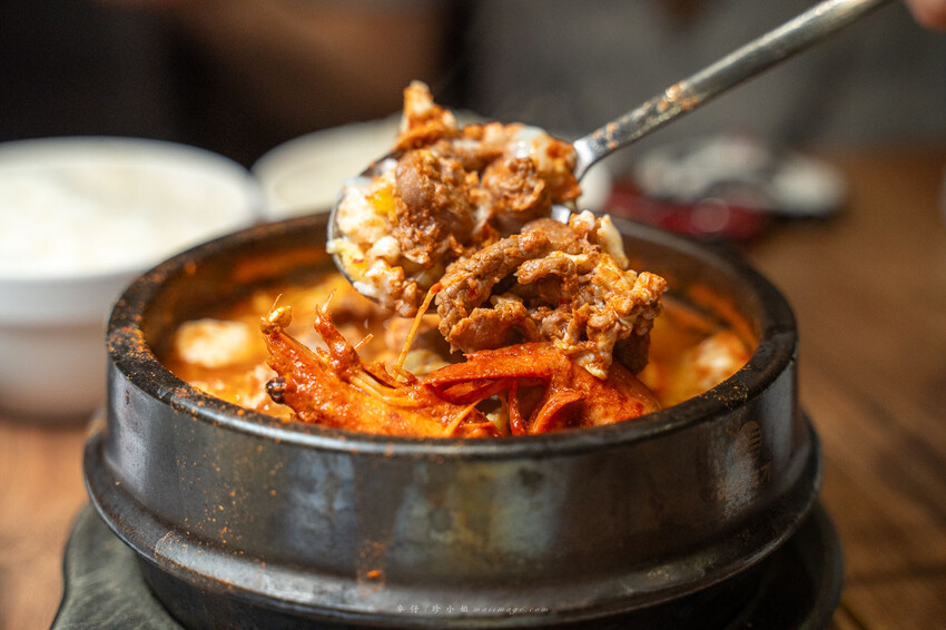 釜山順豆腐西門店|30年韓國料理老字號,從學生時期吃到現在口味依舊好吃,三人套餐超澎湃一人來吃也沒有問